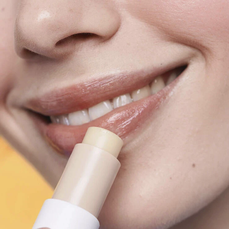 Moisturizing lip balms and exfoliating lip scrubs - 8 hours hydration Sephora Collection Moisturizing Lip Balms And Exfoliating Lip Scrubs - 8 Hours Hydration -L'Occitane Butik 74405 media 2